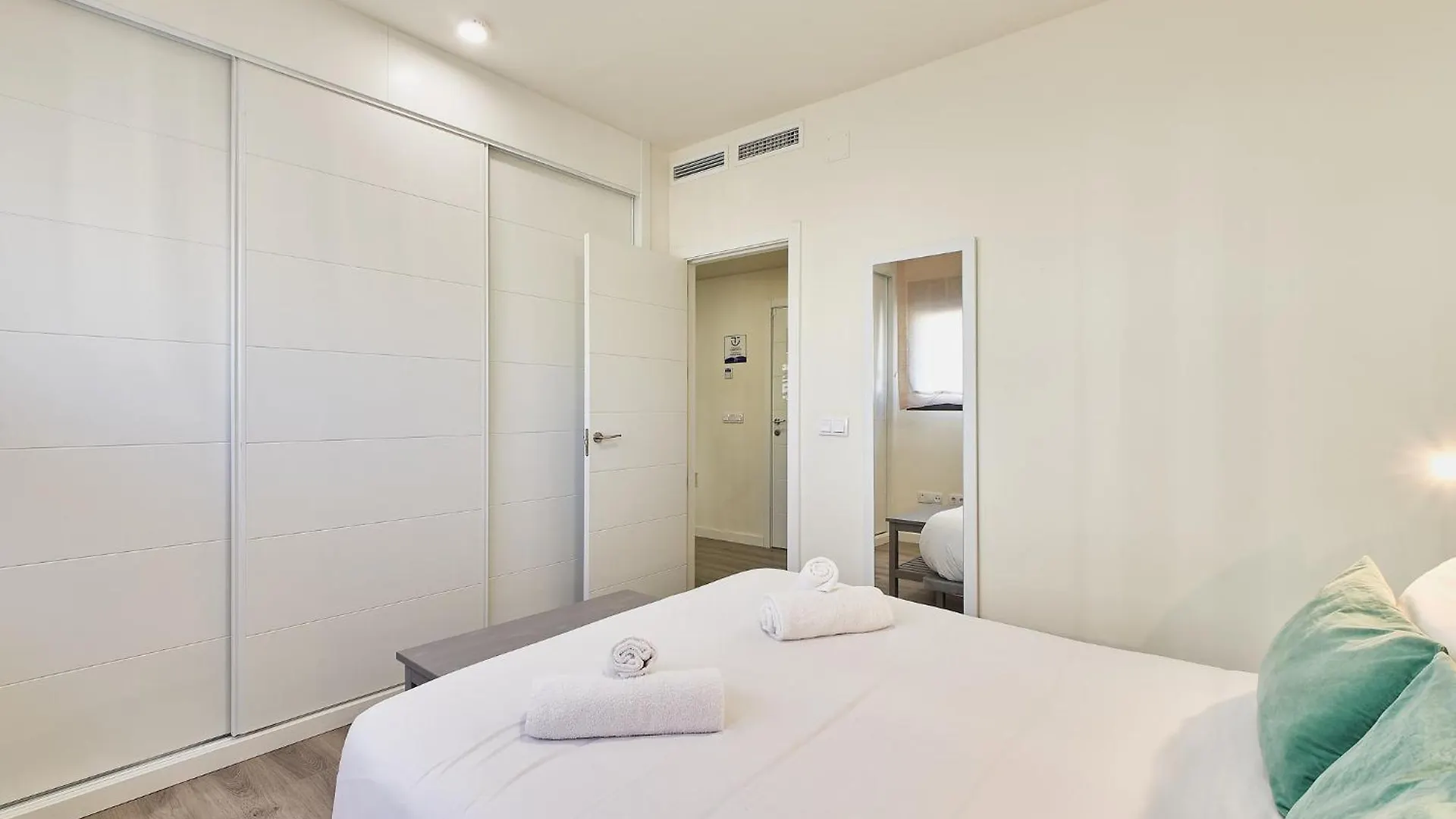 Maser Suite Station Malaga 0*,